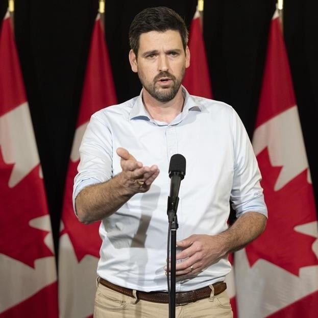 Ottawa to offer universities, colleges low-cost loans to build new student housing